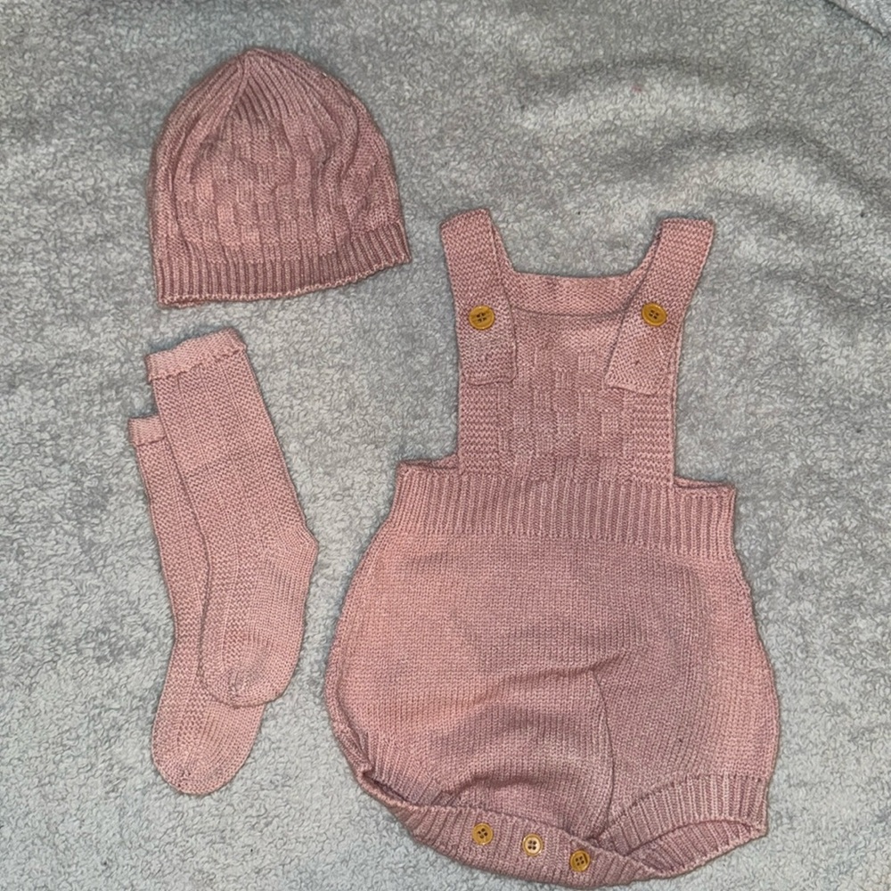 NWT knit set